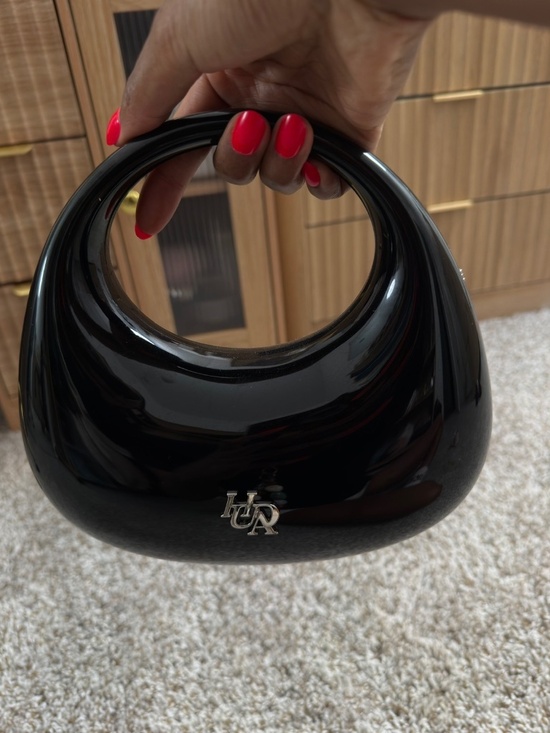 HUDA BEAUTY Handbags - Huda Beauty Acrylic Clutch Bag
